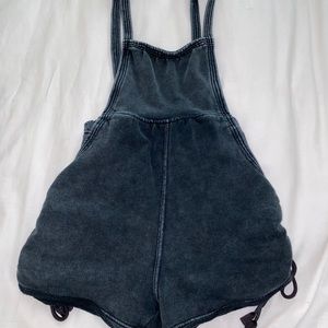 Free people pull over